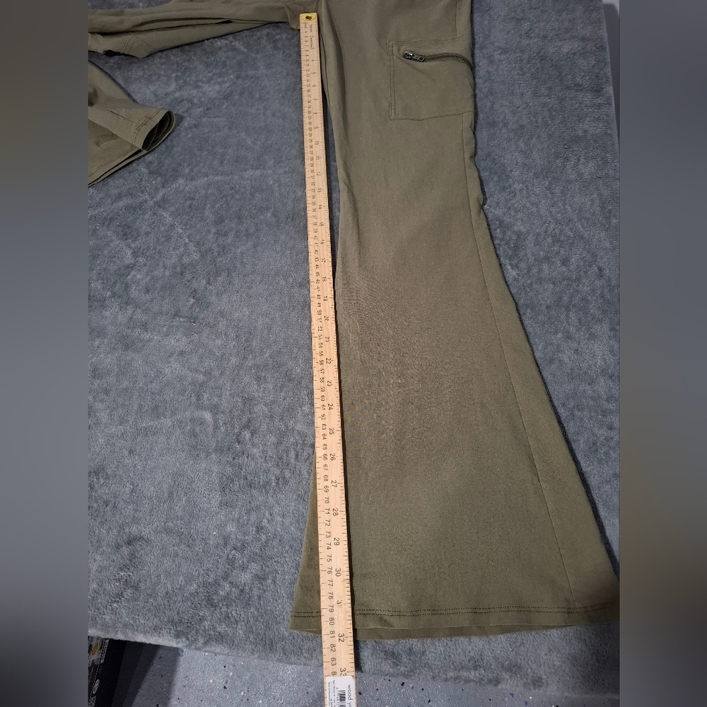 Urban Outfitters Bengaline Low-Rise Cargo Flare Pants Brown Retro Green M Y2K - Picture 8 of 11